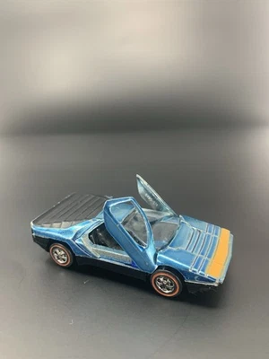 Carabo 1970 azul claro Hot Wheels Redline puertas originales EE. UU. permanecen levantadas cuando se abren Foto 1 de 4