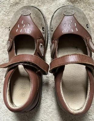 Mini Boden-Girl-EU 30-US 12-Deer Dear-brown -flat-Mary Jane-Shoes - Image 1 of 4