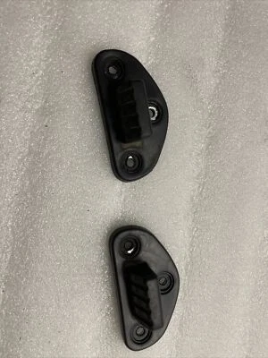 2017-2019 KIA SPORTAGE TAILGATE LOWER BUMPER STOPPER DAMPER OEM SET OF 2 Foto 1 de 4