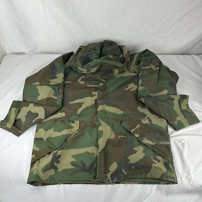 US GI Military Cold Weather Woodland Camouflage Jacket/Parka Sz Large Regular - Image 1 of 4