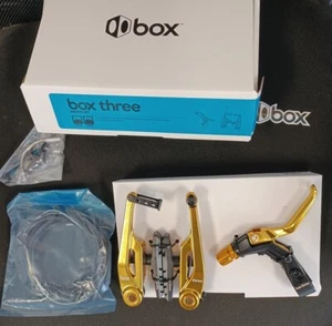 KIT DE FRENOS EN V CAJA BMX PRO CAJA TRES CON PALANCA Y CABLE DORADO 108MM - Imagen 1 de 1