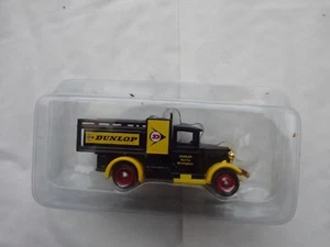 Vanguards Días Gone 1/64 'Dunlop' Ford Modelo A Estacas Camión en Caja - Imagen 1 de 1