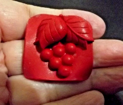 Unusual Material - Red Grape Clusters Button (4868) - Image 1 of 3