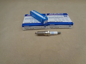 8 Zündkerzen Iridium 41-128 Corvette C7 Camaro Cadillac Escalade CTS CT5 - Bild 1 von 3