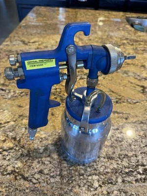 Central Pneumatic General Purpose Spray Gun 93205 - Image 1 of 4