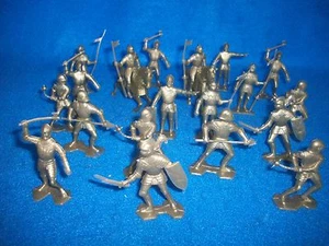 Marx Reissue 1/32nd scale 2nd Issue armored knights and horses 23 pcs. (Gold) - Picture 1 of 2