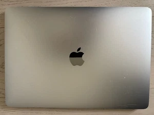 Apple MacBook Pro 13" 2017 (256GB SSD, Intel Core i5, 8GB Memory) Excellent Cond - Picture 1 of 4