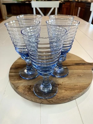Juego de 5 copas de agua vintage Libbey Sirrus de vidrio azul acanaladas de 7" de alto, usadas en excelente estado Foto 1 de 4