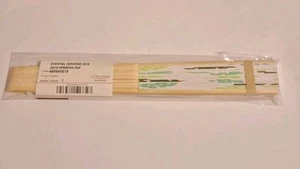 L'Occitane Eventail Verveine 2018 Bamboo hand fan Unopened - Picture 1 of 1