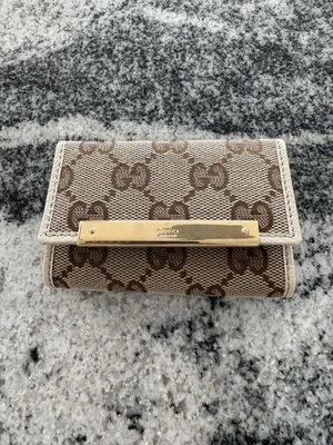 Gucci GG Canvas Beige Key Case Holder with Gold Hardware + COA – Made in Italy - Image 1 of 4