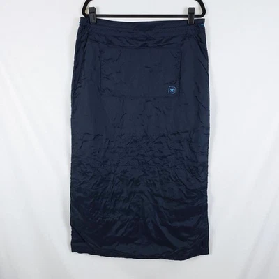 Maxi falda lápiz de nailon azul marino forrada de vellón para mujer con abertura en L patinador Y2K Foto 1 de 4