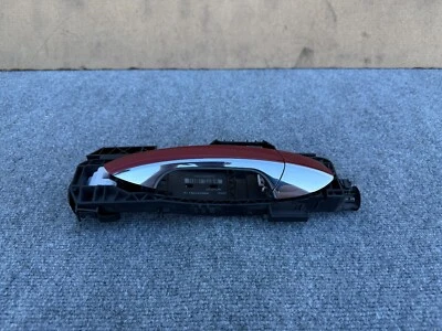 INFINITI QX30 2017-2019 OEM PASAJERO DELANTERO DERECHO MANIJA DE PUERTA EXTERIOR (ROJO) Foto 1 de 4