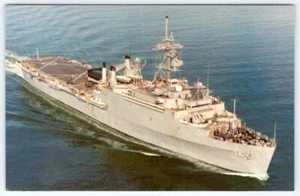 U.S.S. TRENTON SHIP AMPHIBIOUS TRANSPORT DOCK 1971 BREMERTON WA VINTAGE POSTCARD - Picture 1 of 2