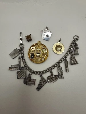 Lote de 5 colgantes vintage con encanto de juego de casino de Las Vegas  Foto 1 de 4