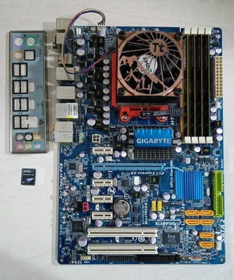 Bundle Gigabyte GA-MA770-UD3 + AM3 Phenom II 945 + Trascend 4x2GB Ram DDR2 800 - Immagine 1 di 4