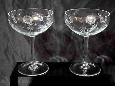 Vintage INDIANA GLASS / COLONY Crystal Etched Daisy 5.75" Dessert Cup - Set Of 2 - Image 1 of 4