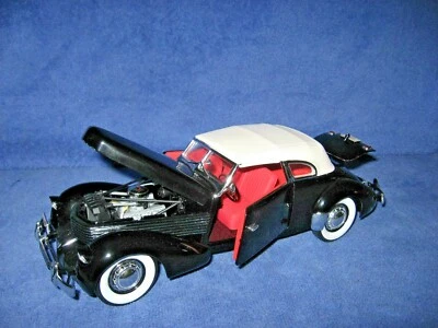 1937 CORD SUPERCHARGED  1:18 SIGNATURE MODELS OPENING HOOD DOORS & TRUNK - Image 1 of 4