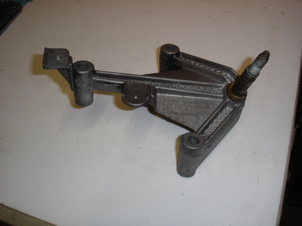 renault clio sport 172 182 gearbox mount tripod engine mount - Image 1 of 1