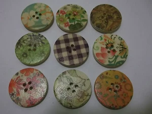 30 Large Wood 30mm Round Sewing Flower Pattern Print Craft Scrapbook Art Buttons - Picture 1 of 13