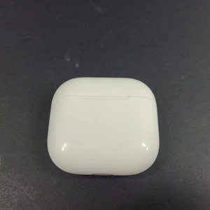 Apple AirPods 4th Gen Charging Case MagSafe Genuine Replacement Only - A3058 - Photo 1 sur 6