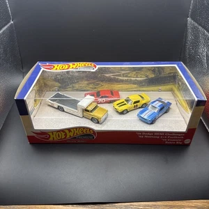Hot Wheels Premium Set 70 Dodge HEMI Challenger 65 Mustang 2+2 Fastback - Imagen 1 de 13