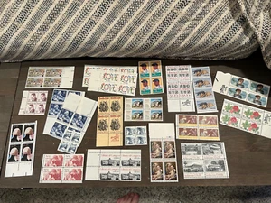 Lote de 19 bloques de cuatro estampillas emitidas en 1982 - Imagen 1 de 10