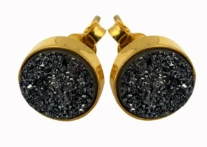 Nuevos pendientes de tachuelas hechos a mano negros de marcasita drusa enchapados en oro de 18k en plata - Imagen 1 de 3