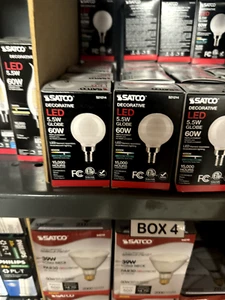 satco led light globe bulb 5.5w (1) - Picture 1 of 3