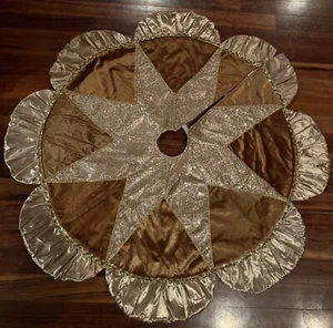 Valery Madelyn -  Christmas Tree Skirt - 48 inch - Gold Sequins Star - Picture 1 of 6
