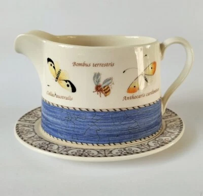 Wedgwood Sarah's Garden Gravy / Sauce Boat and Stand - Image 1 of 4