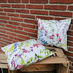 Aktion 4 für 3! Outdoor Kissen - für eine tolle Gartendeko! 35x38cm (Blumen)