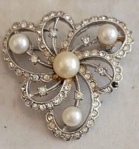 Vtg Marvella Pin Brooch Rhinestone Faux Pearl Star Burst Silver Tone 1.76" Rd - Picture 1 of 4