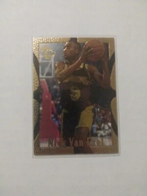 1995 TOPPS EMBOSSED GOLD BASKETBALL NICK VAN EXEL #48 LOS ANGELES LAKERS - Image 1 of 2
