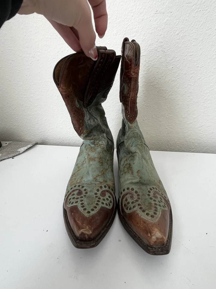 旧 GRINGO SNIP TOE 皮靴 Caroline Aqua Yippee Kiyay 黄铜 6B 码(狗) — 第 1/4 张图片