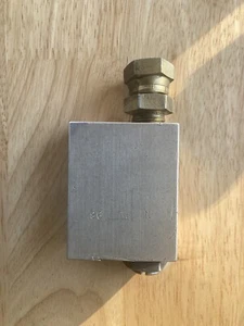 Rite Hite HD Dock Leveler Lippe Rückschlagventil P/N # 1381 gut gebraucht - Bild 1 von 4