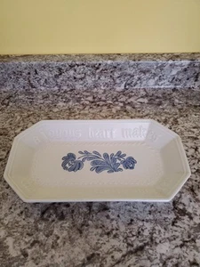 Pfaltzgraff Yorktowne Bread Tray "a joyous heart makes the loaves taste better" - Picture 1 of 12