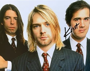 KRIST NOVOSELIC HANDSIGNIERTES SIGNED 8x10 FOTO - NIRVANA - Bild 1 von 1