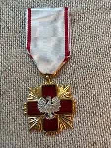 Polish Red Cross PRL communist type, RARE 1st CLASS Golden medal, Poland - Picture 1 of 3