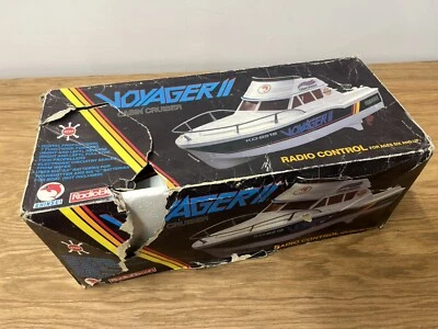 Vtg Shinsei Voyager Radio Control Boat Size 1/25 RC Racing With Remote Box ! - Image 1 of 4