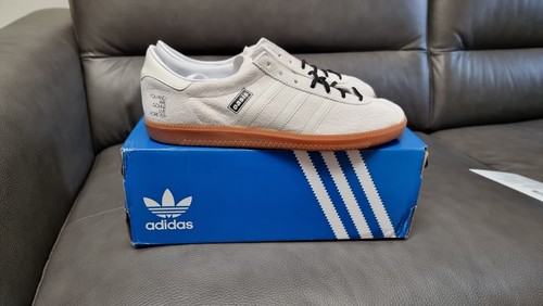 Foto 1 di 2