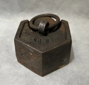 Vintage French Cast Iron 2kg Hexagonal Weight Paperweight Doorstop Scales. - Picture 1 of 9