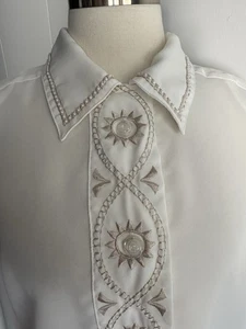 Vintage Long Sleeve Embroidered Blouse Faux Pearl Trim Hidden Buttons Sz 12 - Picture 1 of 11