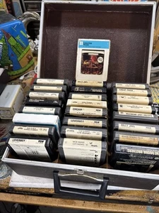 Lot Of 25 8 Tracks W/ Carrying Case All Tested And Work Well! - Bild 1 von 16