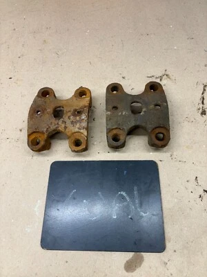 1985 88 90 97 Ford F350 F250 4X4 DANA 70 MOLAS DE FOLHA TRASEIRA U PLACAS DE PARAFUSO DUALLY - Imagem 1 de 4