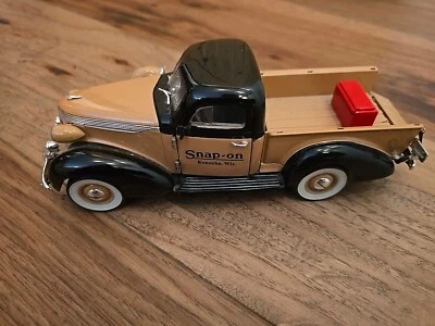 Camioneta Snap-on 1937 Studebaker 1:24 2003 Crown Premiums Foto 1 de 4