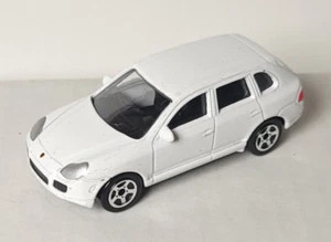 Realtoy loose Porsche Cayenne white - Picture 1 of 2