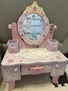 Juego de tocador de fresa para niños Mother Garden con espejo y accesorios - Imagen 1 de 12