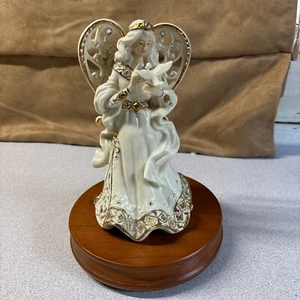Sankyo Porzellan Engel Spieluhr mit Taube, spielt Engel, die wir in der Höhe gehört haben - Bild 1 von 10
