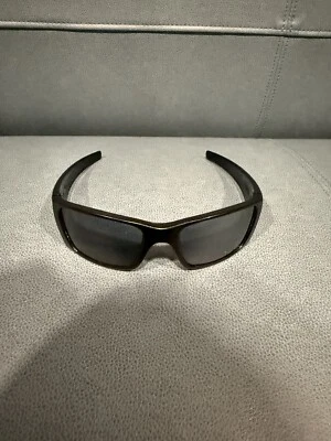 Oakley Global Flag Fuel Cell Polished Black w/Grey Lenses - Image 1 of 4