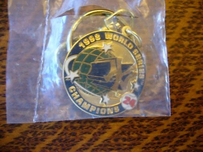 NEW YORK YANKEES PETER DAVID 1998 WORLD SERIES CHAMPIONS METAL KEY RING - RARE - Image 1 of 4